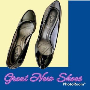 LIFE STRIDE PATENT LEATHER BLACK LOW HEEL PUMPS